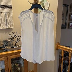 STYLUS White Cap Sleeve Blouse